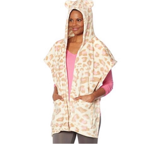 Cheetah Hooded Animal Wrap Open Blanket Wearable Soft & Cozy Shawl Throw OS New - Picture 1 of 13